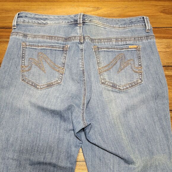 Melissa McCarthy Seven7 Women's Straight Leg Jeans - Light Blue - Picture 4 of 8